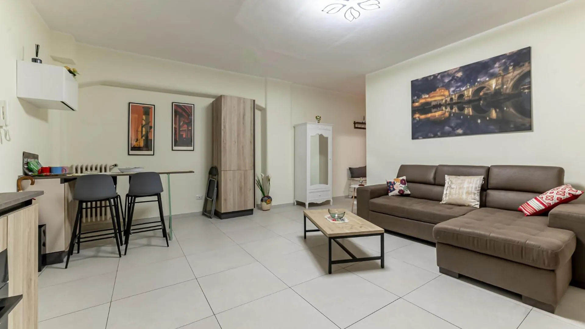 Luca Flat - Tiburtina Train Station & Wi-Fi Apartment Rome