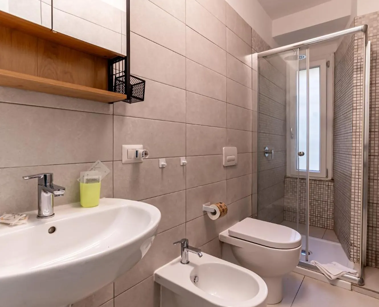 Luca Flat - Tiburtina Train Station & Wi-Fi Apartment Rome Italy