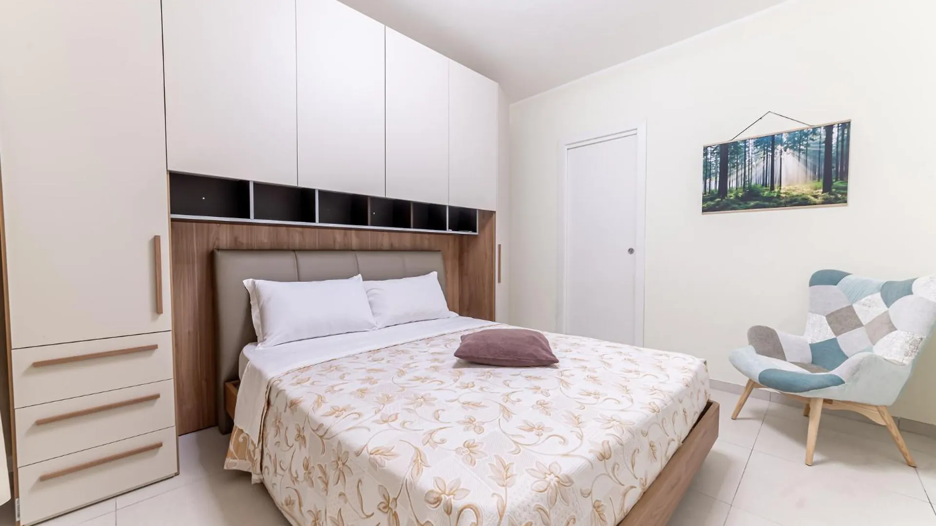 Luca Flat - Tiburtina Train Station & Wi-Fi Apartment Rome